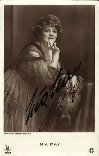 Ak Schauspielerin Mia May, Portrait, Pelz, Autogramm