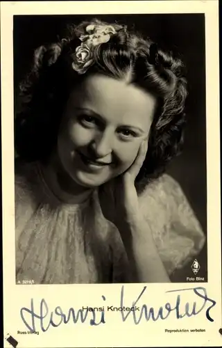 Ak Schauspielerin Hansi Knoteck, Portrait, Blumen im Haar, Autogramm