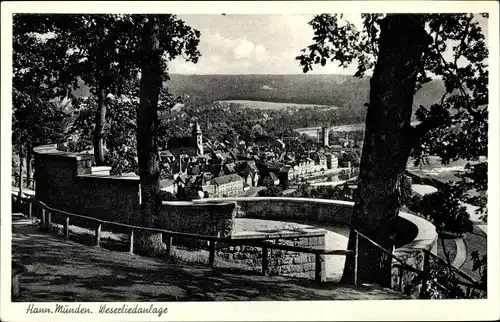 Ak Hann. Münden in Niedersachsen, Weserliedanlage, Blick auf den Ort