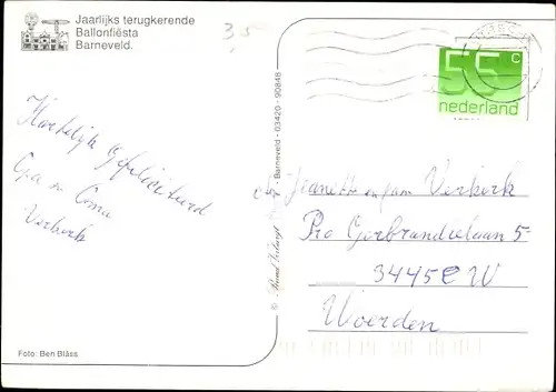 Ak Barneveld Gelderland, Heißluftballons über der Stadt