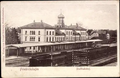 Ak Friedrichshafen am Bodensee, Stadtbahnhof, Gleisseite, Eisenbahnen
