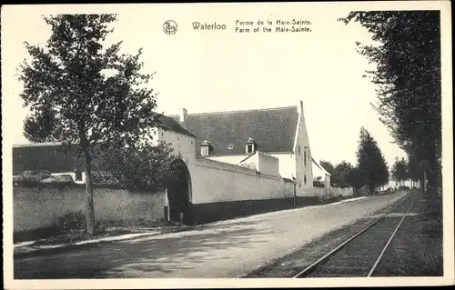 Ak Waterloo Wallonien Wallonisch Brabant, Ferme de la Hale Sainte, Eisenbahnstrecke