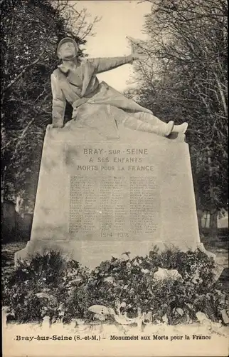 Ak Bray sur Seine Seine et Marne, Monument aux Morts pour la France