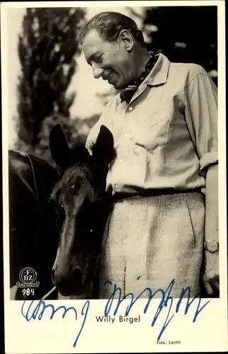 Ak Schauspieler Willy Birgel, Portrait mit Pferd, Autogramm