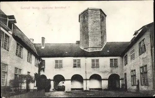 Ak Bad Iburg in Niedersachsen, Schloss, nördlicher Schlosshof, Arkaden, Turm