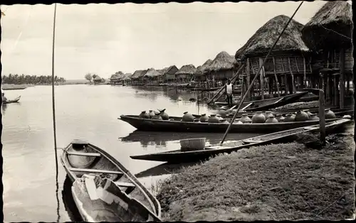 Ak l'Afrique Noire, Village au bord de l'eau