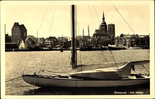 Ak Stralsund in Vorpommern, Hafen, Boot