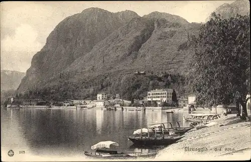 Ak Menaggio Lago di Como Lombardia, Grand Hotel, Boote am Ufer