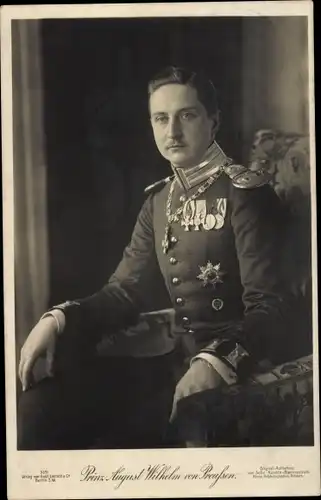 Ak August Wilhelm Prinz von Preußen, Portrait in Uniform, Orden