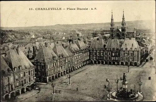 Ak Charleville Mézières Ardennes, Platz Ducale