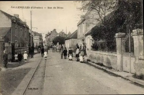 Ak Sallenelles Calvados, Rue de Dives
