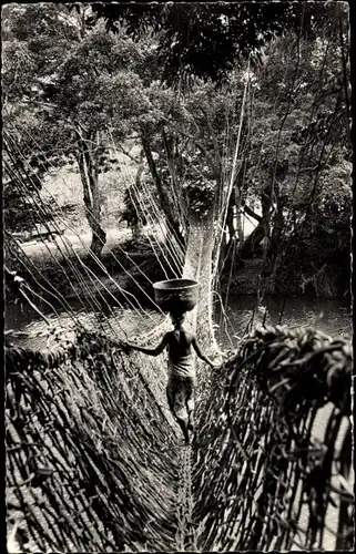 Ak Afrique Noire, Passage einer Lianenbrücke