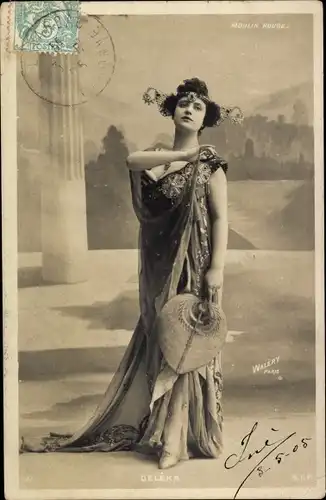 Ak Schauspielerin Delèka, Portrait im Kostüm, Moulin Rouge