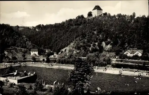 Ak Ziegenrück an der Saale Thüringen, Schwimmbad mit Schloss und Hotel Eckstein