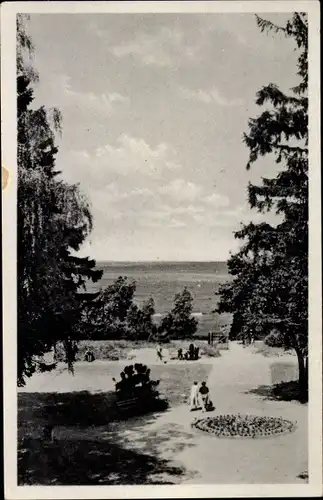 Ak Ostseebad Lubmin in Pommern, FDGB Ferienheim Adolf Diesterweg, Außenanlage