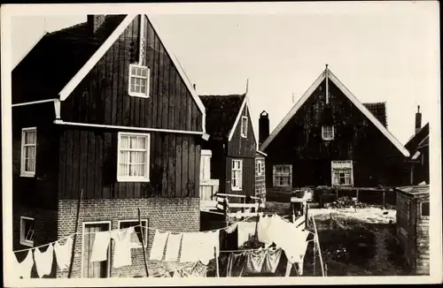 Ak Marken Nordholland Niederlande, Wohnhäuser, Wäscheleine