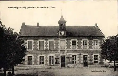 Ak Grandlup und Fay Aisne, Das Rathaus, Die Schule