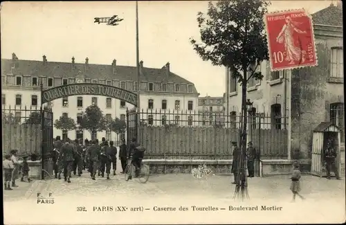 Ak Paris Ménilmontant, Caserne des Tourelles, Blvd. Mortier