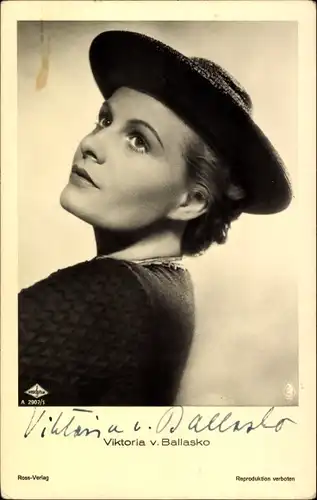 Ak Schauspielerin Viktoria von Ballasko, Portrait mit Hut, Ross Verlag A 2907 1, Autogramm