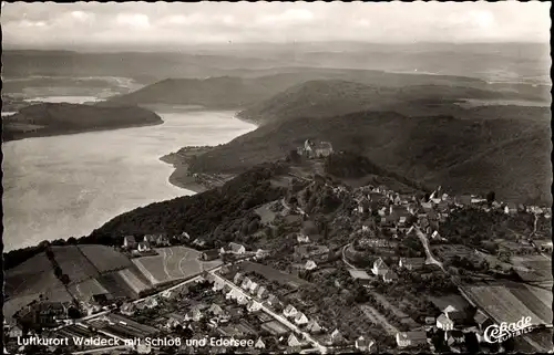 Ak Waldeck am Edersee Hessen, Panorama, Schloss, Luftbild