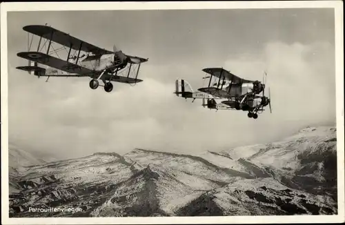 Ak Französische Militärflugzeuge bei einem Patrouillenflug