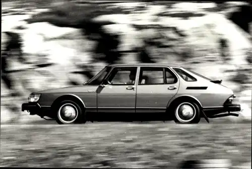 Foto Auto, Saab 900 Turbo mit Michelin Reifen