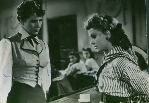 Foto Schauspielerinnen Cornell Borchers und Bruni Löbel, Filmszene, Autogramm
