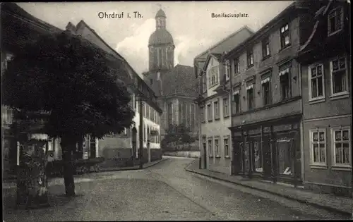 Ak Ohrdruf in Thüringen, Bonifaciusplatz, Kirche