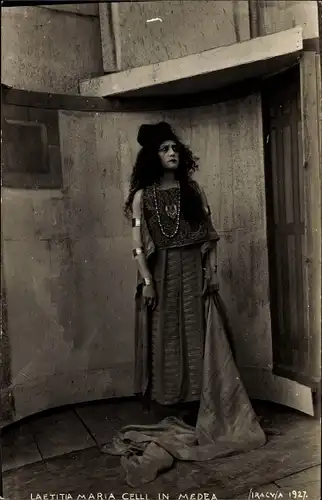 Foto Ak Schauspielerin Laetitia Maria Celli, Maria Letizia Celli, in Medea, Siracusa 1927