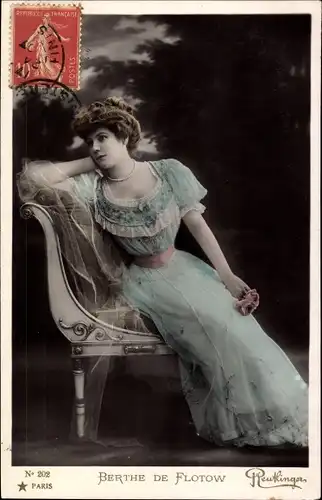 Ak Schauspielerin Berthe de Flotow, Portrait, Reutlinger