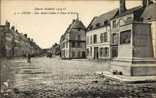Ak Guise Aisne, Rue Andre-Godin, Place d'Armes