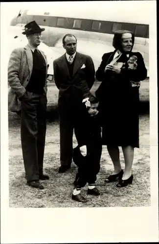 Foto Juliana der Niederlande, Margriet, Bernhard, Flughafen, 1947