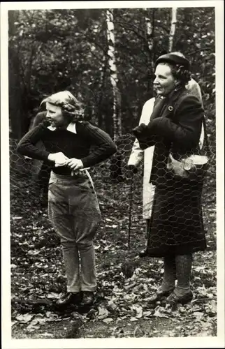 Ak Juliana der Niederlande, Prinzessin Beatrix der Niederlande, Haarle 1949