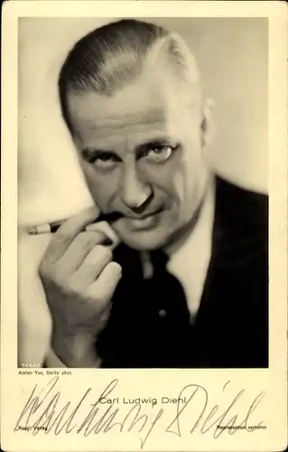 Ak Schauspieler Karl Ludwig Diehl, Portrait mit Zigarette, Autogramm