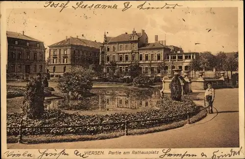 Ak Viersen in Nordrhein Westfalen, Partie am Rathausplatz