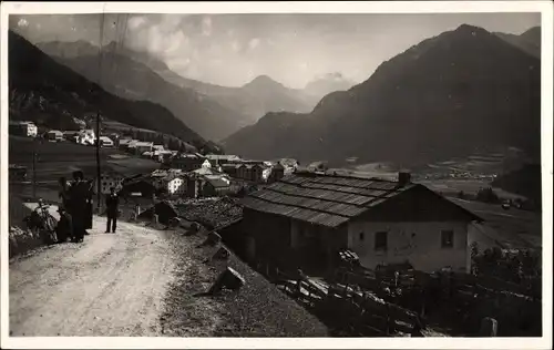 Foto Ak Cortina d'Ampezzo Veneto?, Totalansicht, Straße, Häuser