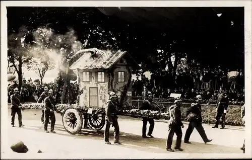 Foto Ak Utrecht Niederlande ?, Feuerwehr mit Modellhaus