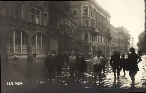 Foto Ak Greiz im Vogtland, Hochwasser 1924, Dresdner Bank