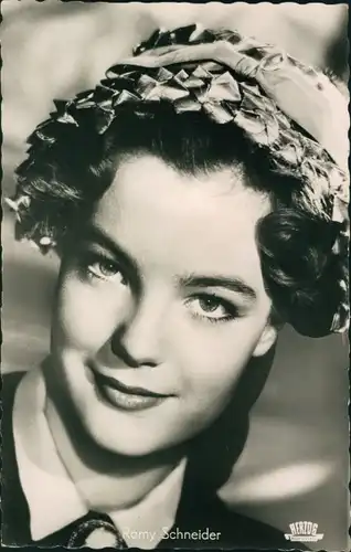 Ak Schauspielerin Romy Schneider, Portrait, Film Die Deutschmeister