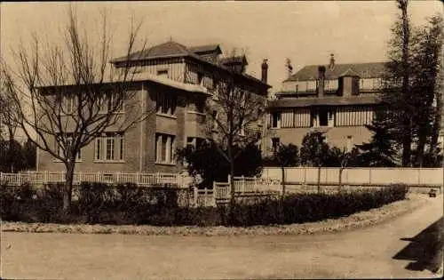 Ak Rouen Seine Maritime, Neuvillette, Haus, Zusammen