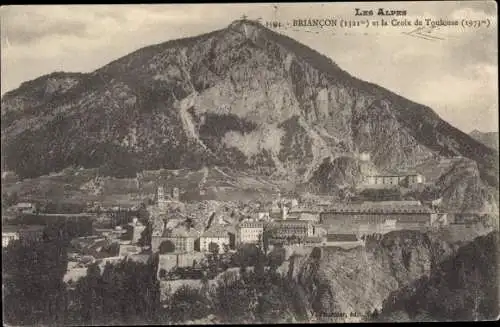 Ak Briançon Briancon Hautes-Alpes, Ortsansicht, la Croix de Toulouse, Gebirge