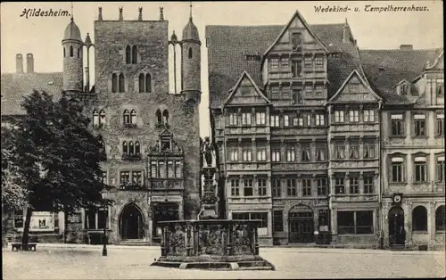 Ak Hildesheim in Niedersachsen, Wedekindhaus, Tempelherrenhaus, Brunnen