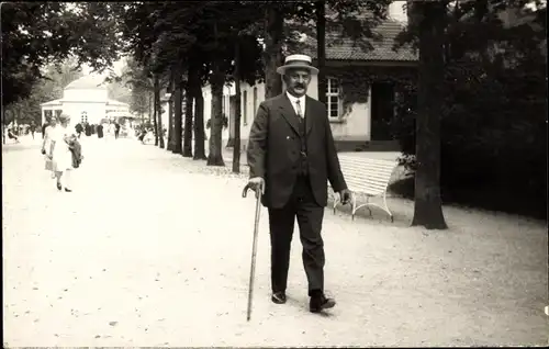 Ak Bad Meinberg am Teutoburger Wald, Mann mit Hut