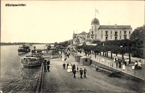 Ak Königswinter am Rhein, Uferpartie, Hotel Berlin, Schiffe, Passanten