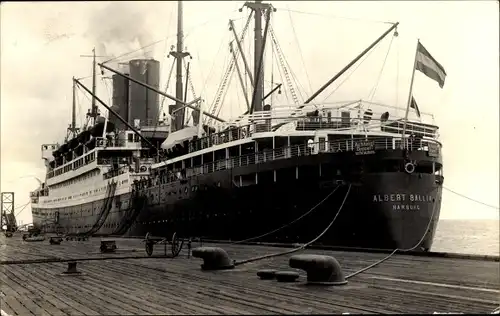 Foto Ak Dampfer Albert Ballin im Hafen, HAPAG