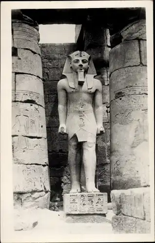 Ak Luxor Ägypten, Statue von Ramses II., 19te Dynastie