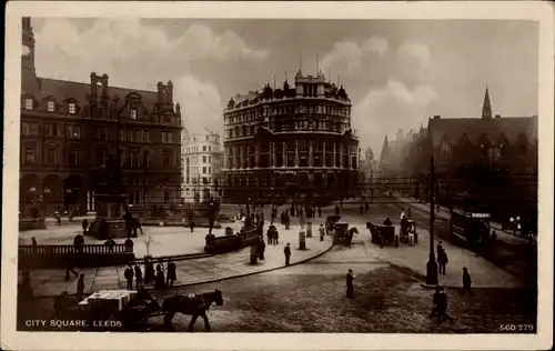 Ak Leeds Yorkshire England, Stadtplatz