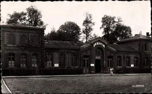 Ak La Fère Aisne, Der Bahnhof