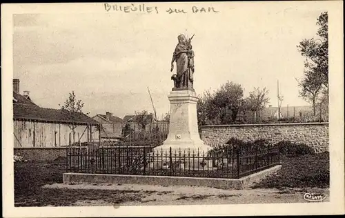 Ak Brieules sur Bar Ardennes, Kriegsdenkmal