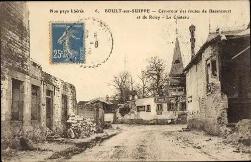 Ak Boult sur Suippe Marne, Carrerour des Routes de Bazancourt und Roizy, Le Chateau